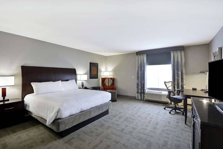 Room 17 of 37