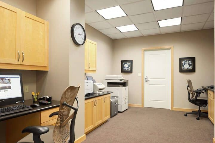 Business Center 35 of 37