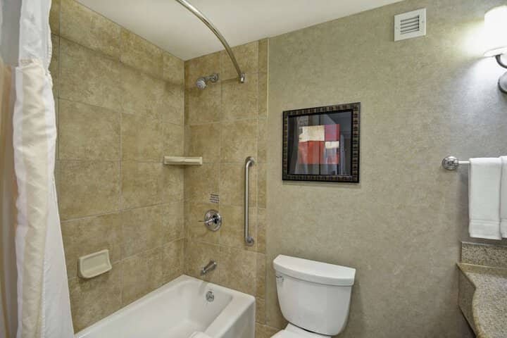 Room 21 of 37