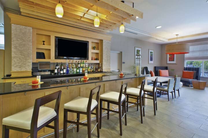 Lounge 29 of 37
